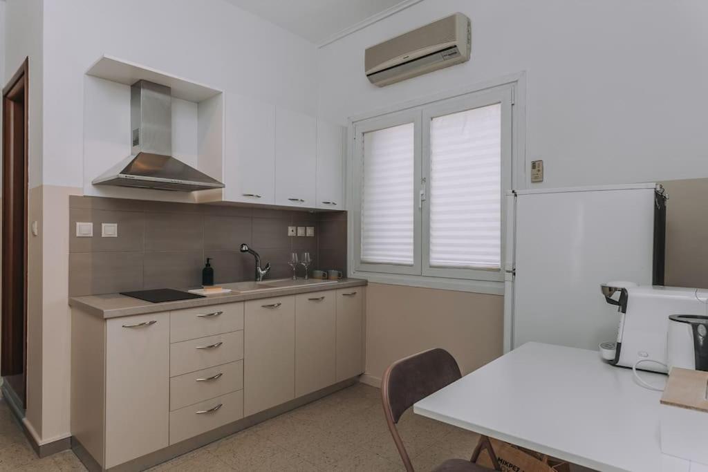 Sis Urban In Plaka,heart Of Apartment Athens