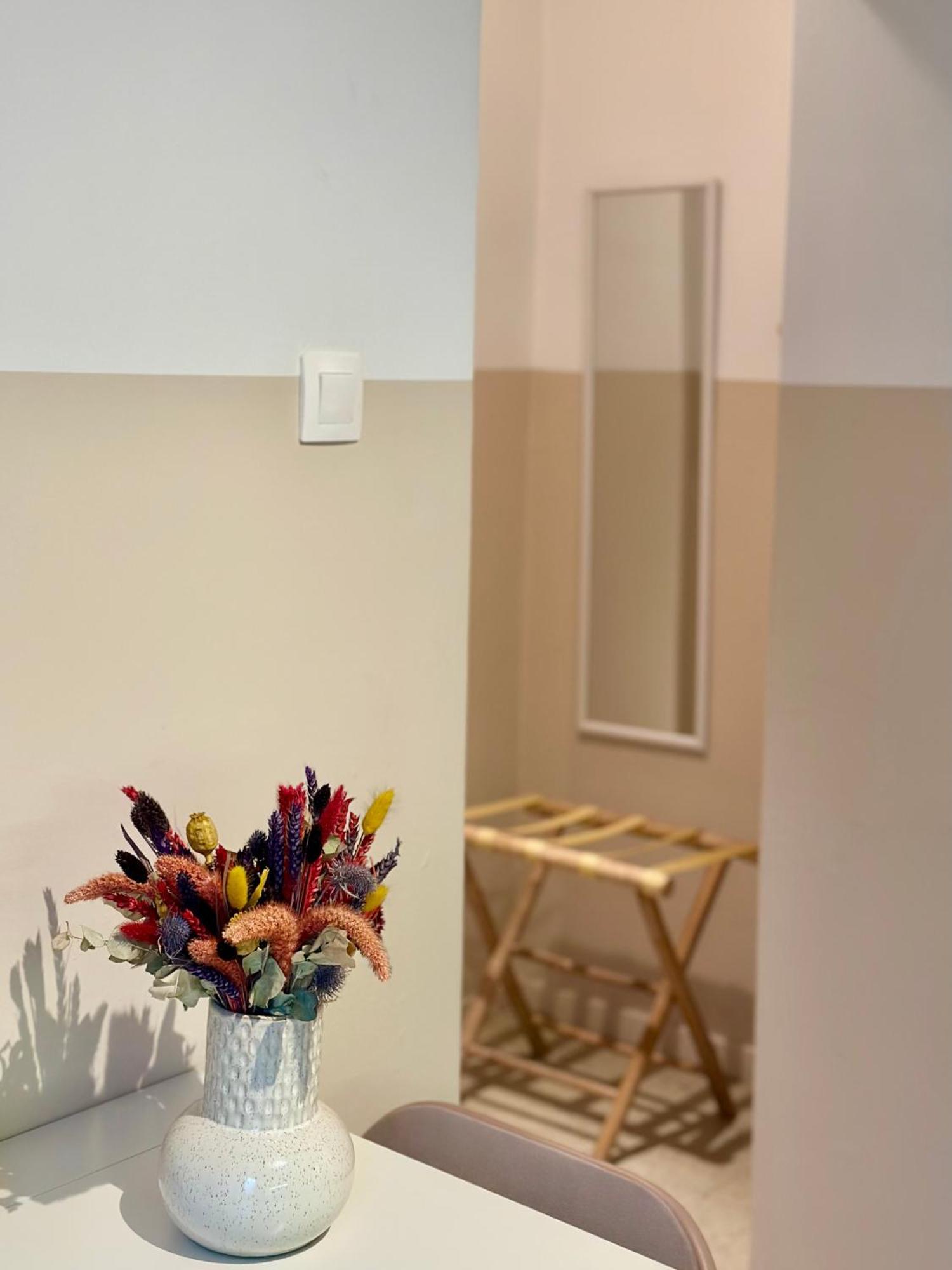 Sis Urban In Plaka,heart Of Apartment Athens