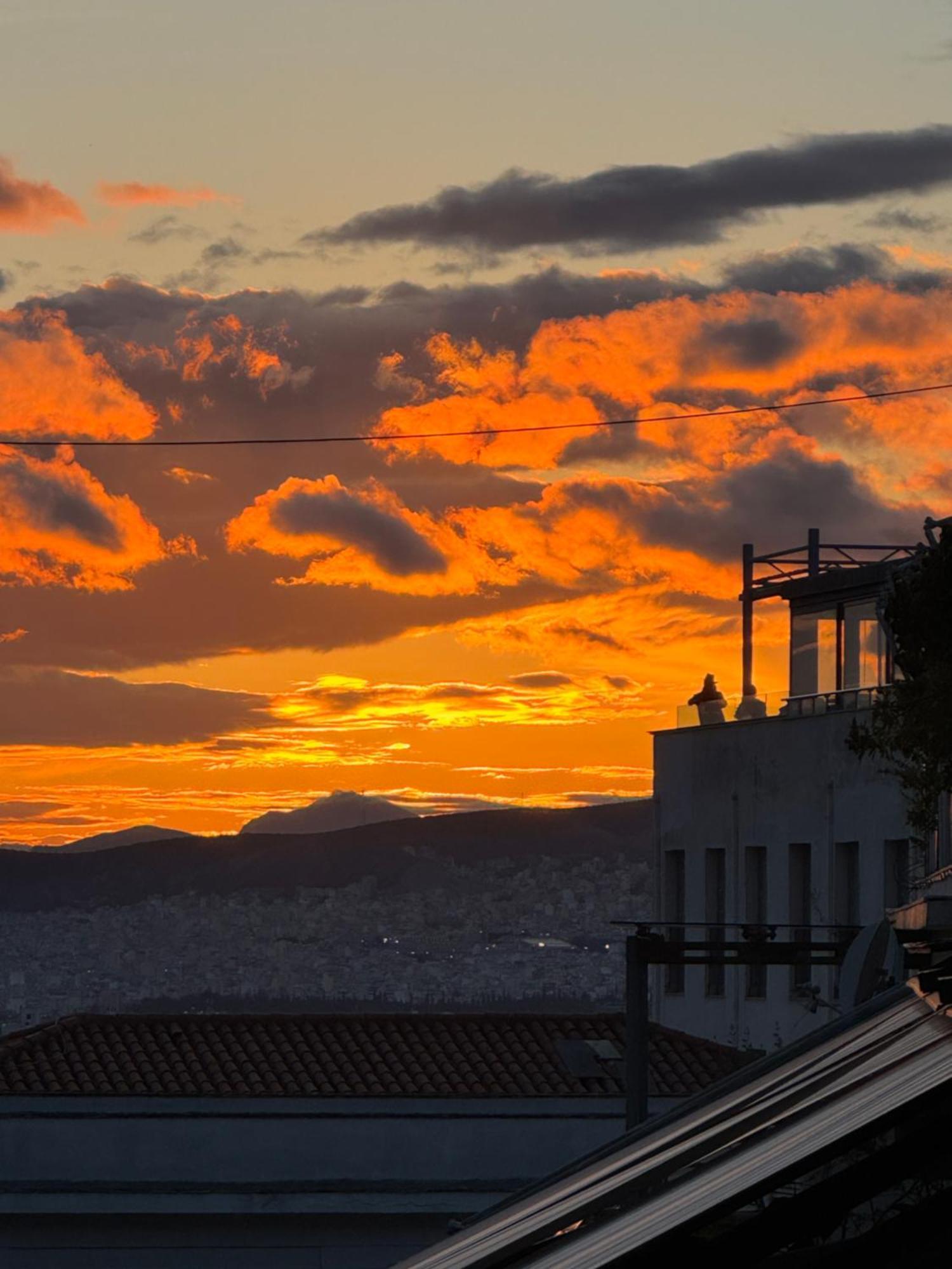 Sis Urban In Plaka,heart Of *